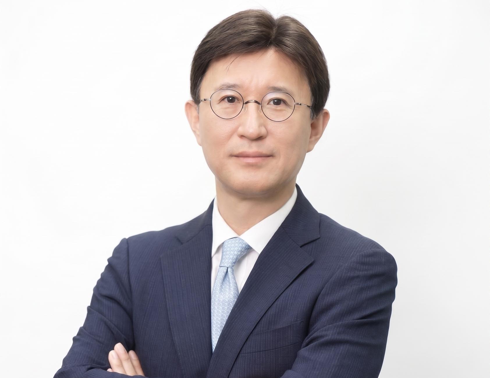 신영식 대표님 프로필보정본2 2.jpg